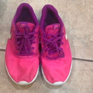 Nike tennis shoes size 3 girl